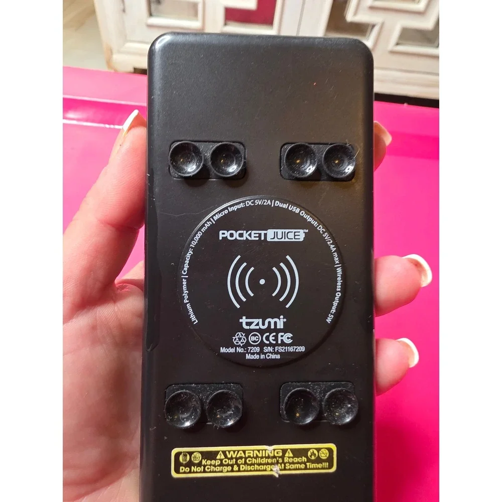 Tzumi PocketJuice 10000mAh Wireless Power Bank Dual USB Portable Charger 7209‎